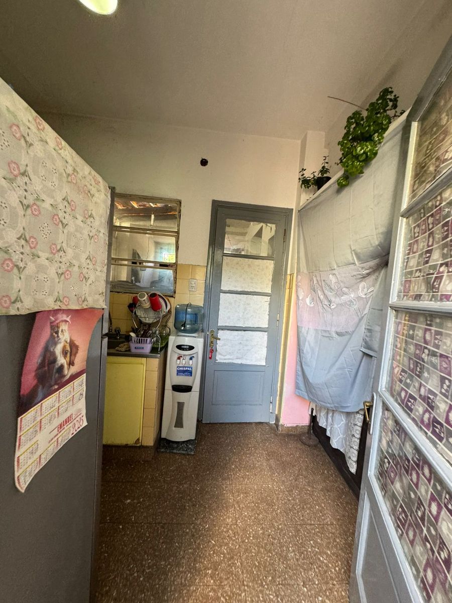 SE VENDE CASA SOBRE LOTE DE 500M2 EN PARQUE AVELLANEDA - 4