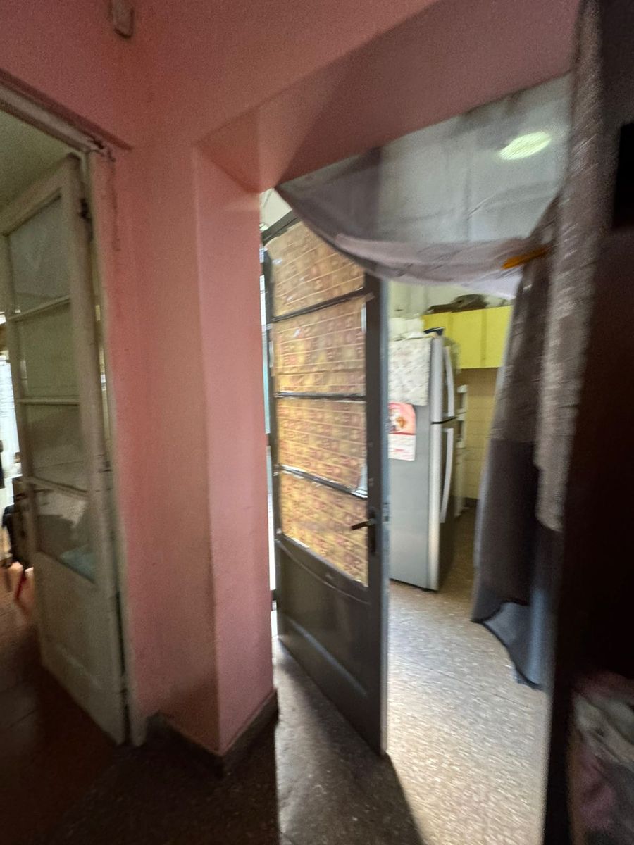SE VENDE CASA SOBRE LOTE DE 500M2 EN PARQUE AVELLANEDA - 6