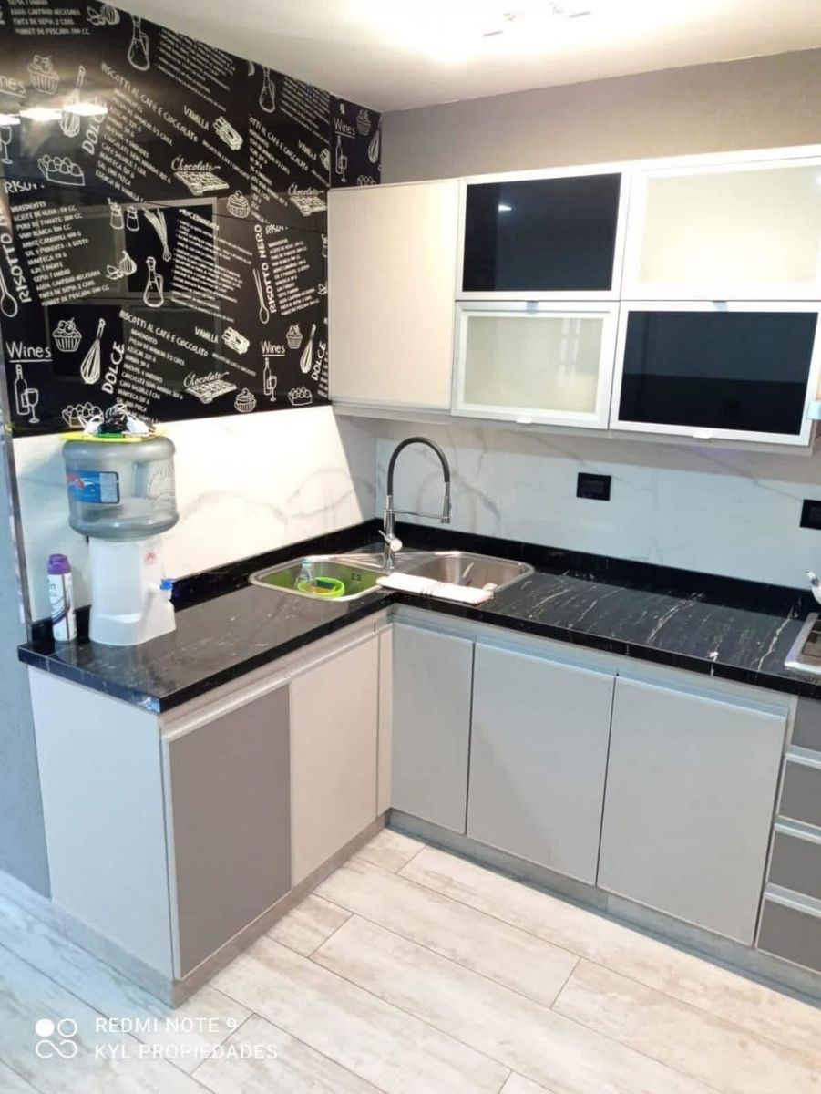 SE VENDE CASA 2 PLANTAS EN LINIERS - 13