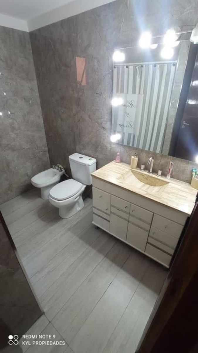 SE VENDE CASA 2 PLANTAS EN LINIERS - 21