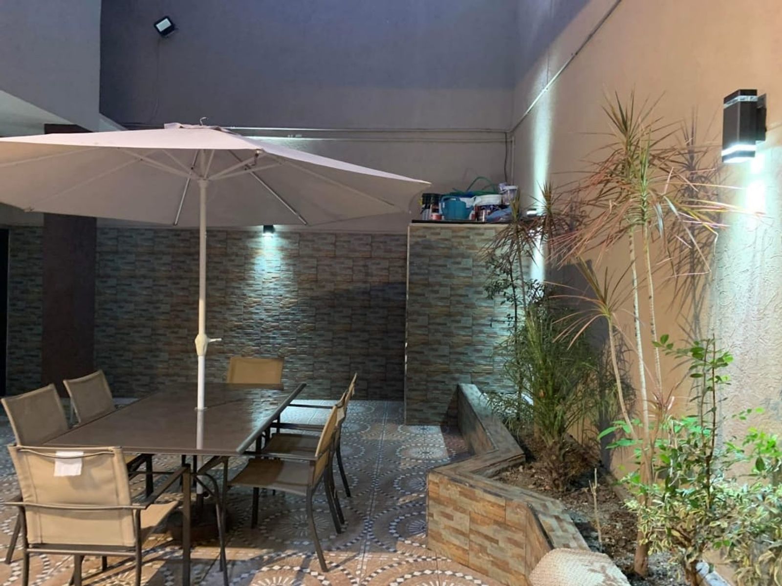SE VENDE CASA 2 PLANTAS EN LINIERS - 30