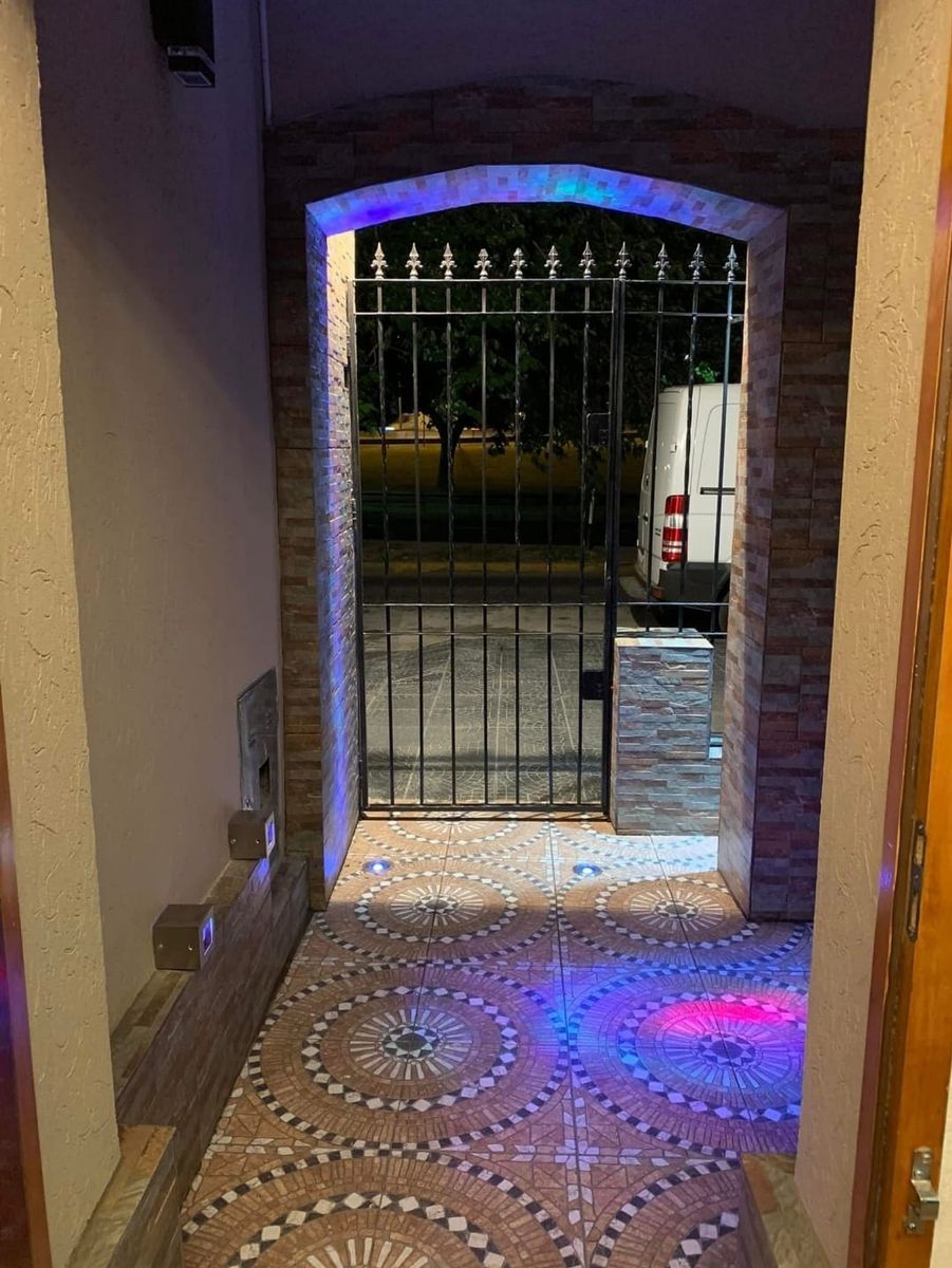SE VENDE CASA 2 PLANTAS EN LINIERS - 34
