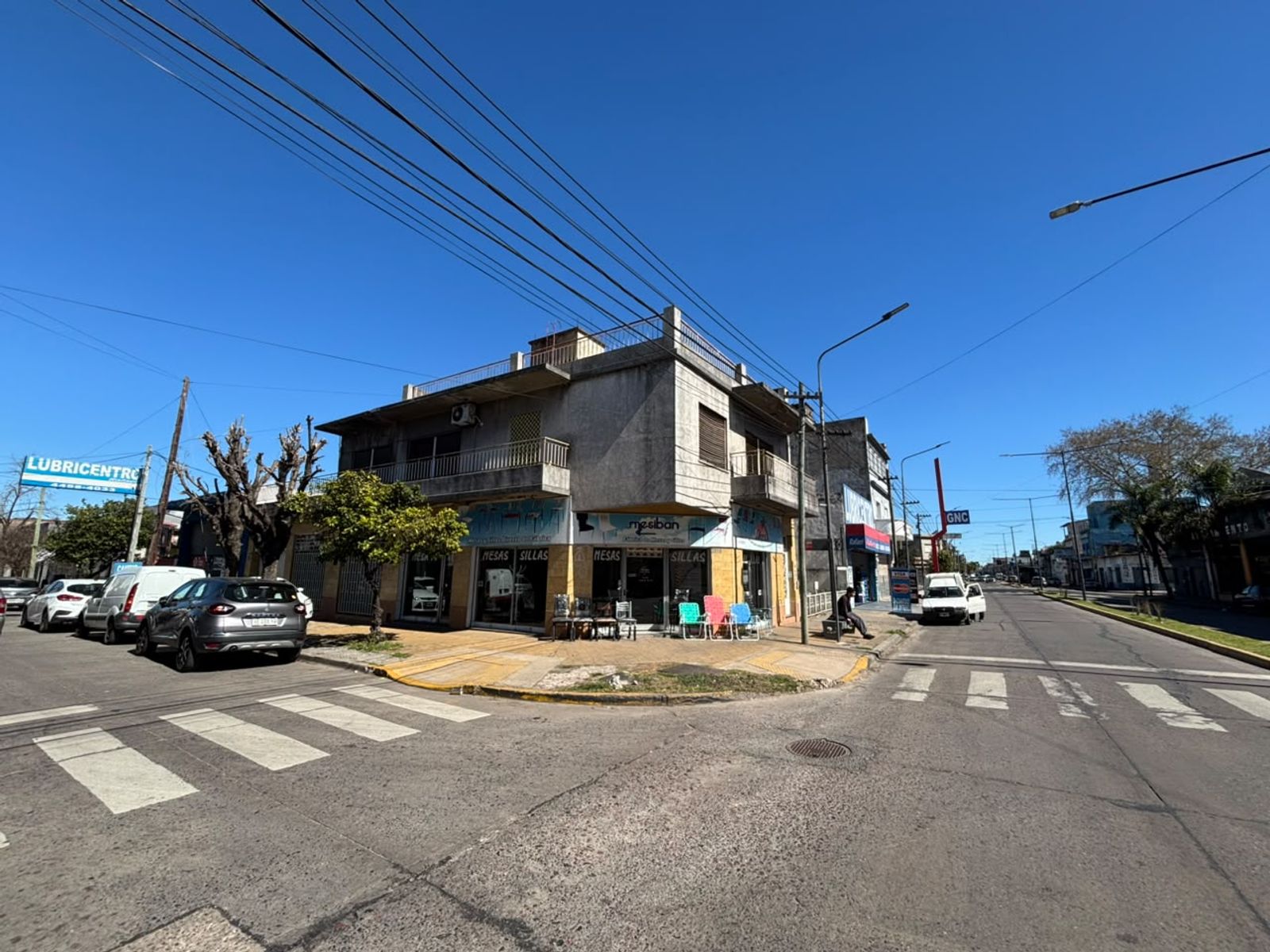 SE VENDE LOCAL CON VIVIENDA EN JOSE INGENIEROS - 1