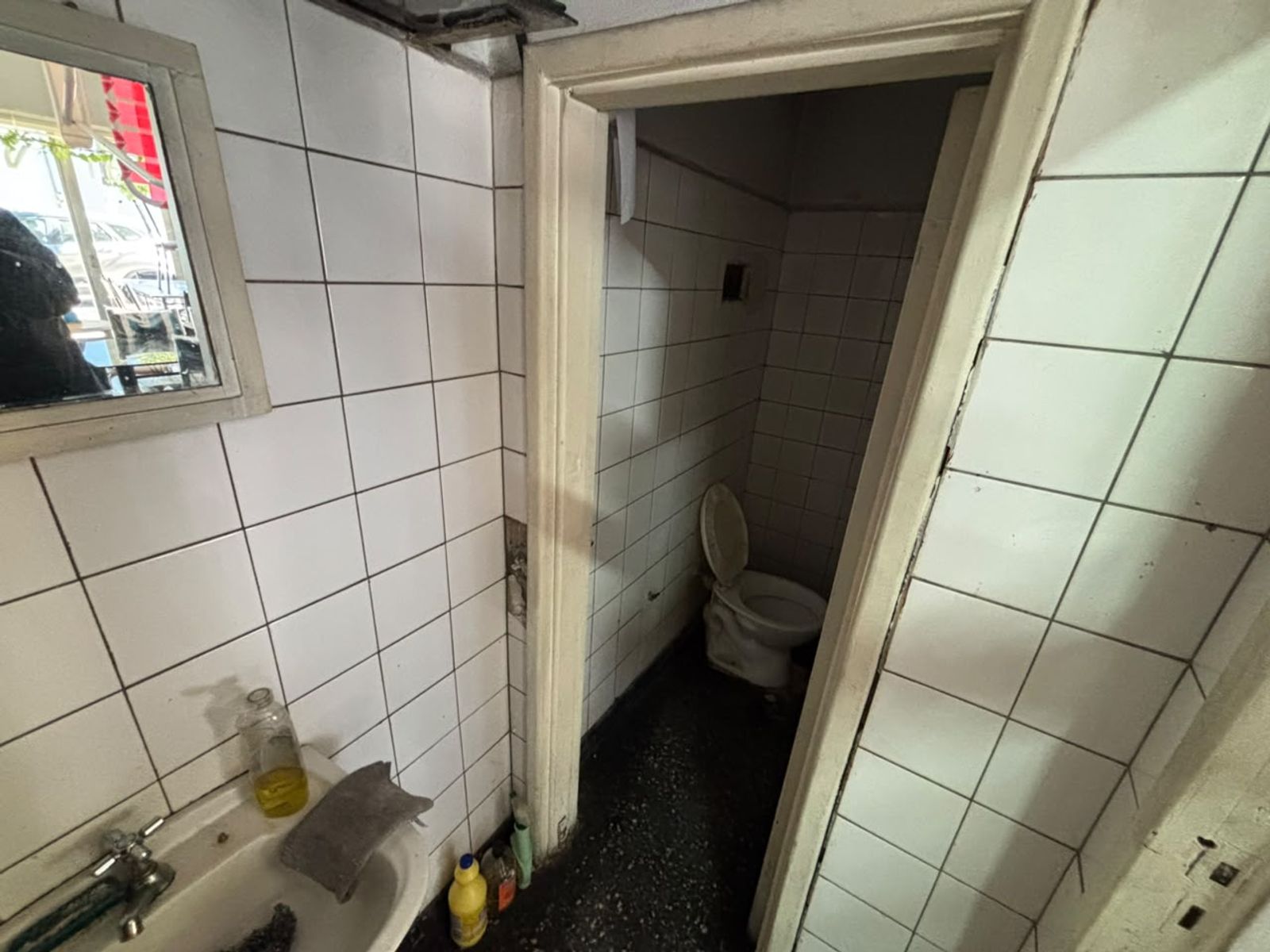 SE VENDE LOCAL CON VIVIENDA EN JOSE INGENIEROS - 4