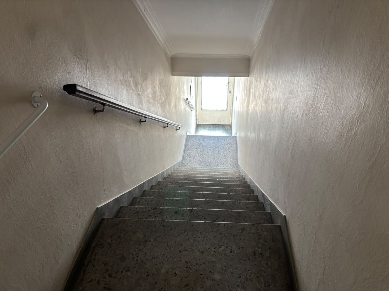 SE VENDE LOCAL CON VIVIENDA EN JOSE INGENIEROS - 11