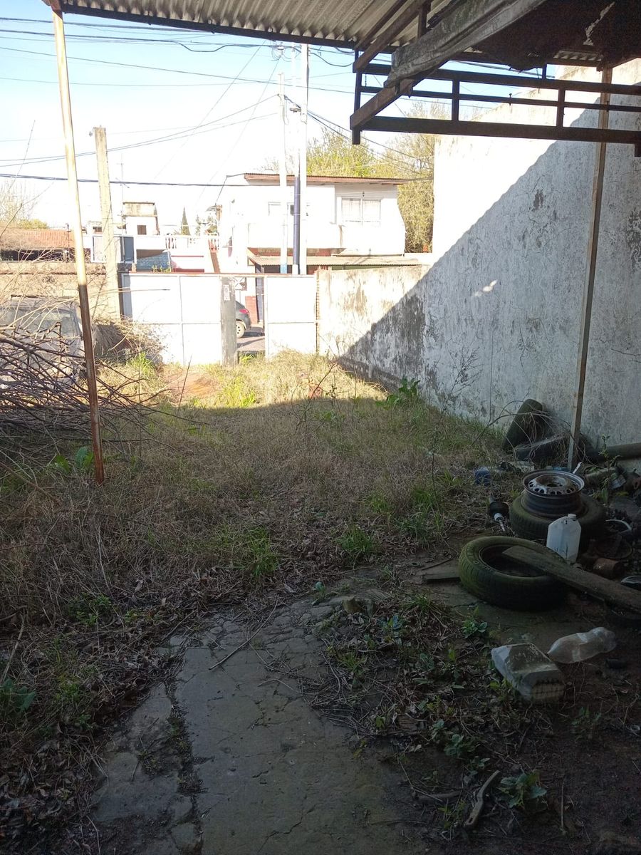 SE VENDE LOCAL A RECICLAR A 4 CUADRAS DE ESTACION TRISTAN SUAREZ - 4