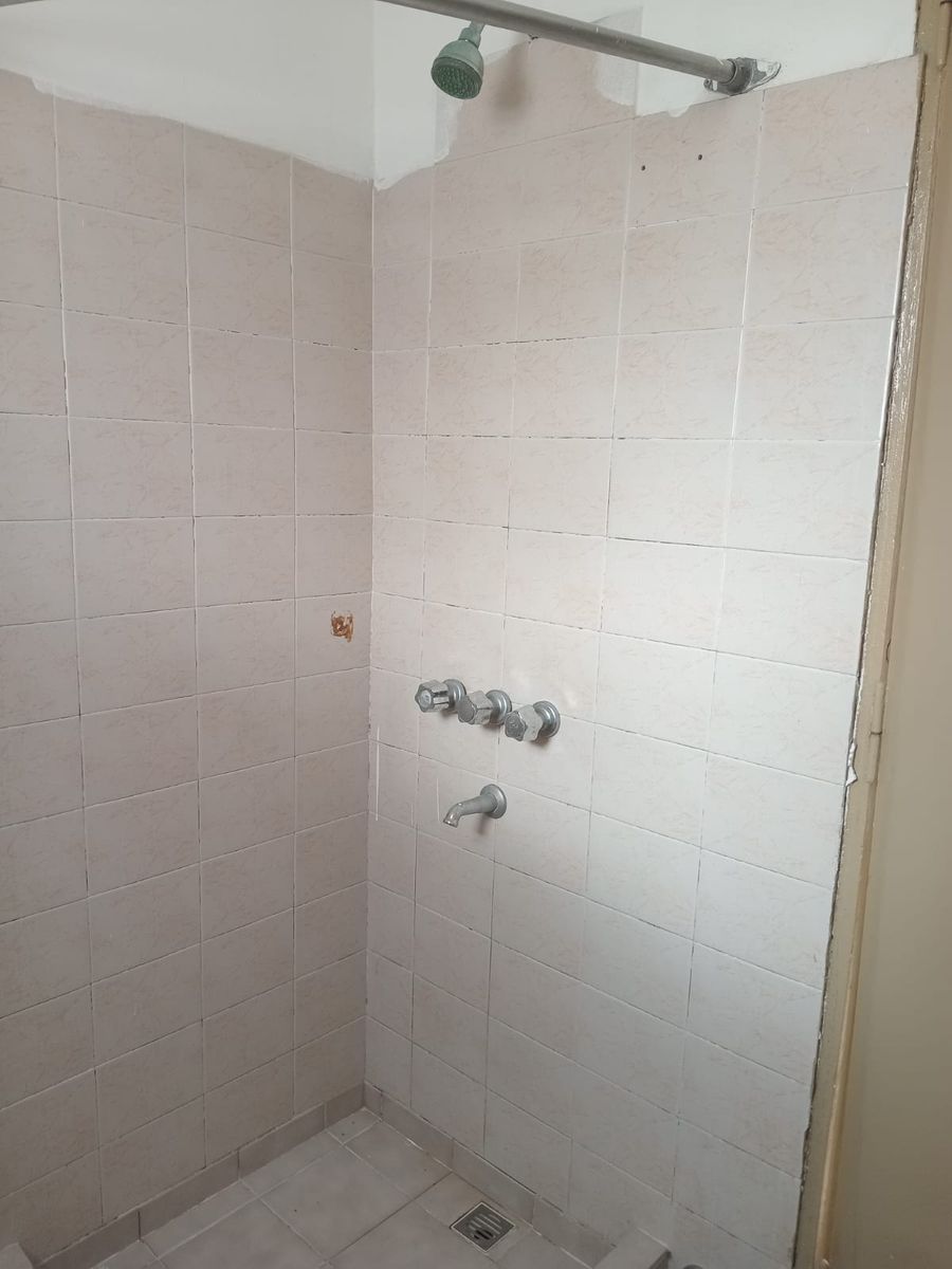 SE VENDE DPTO 2 AMBIENTES GRANDES CON TERRAZA PROPIA EN RAMOS MEJIAS - 11