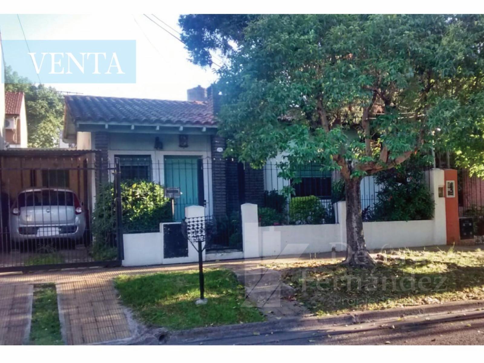 CASA CHALET A RECICLAR LOTE 10X30