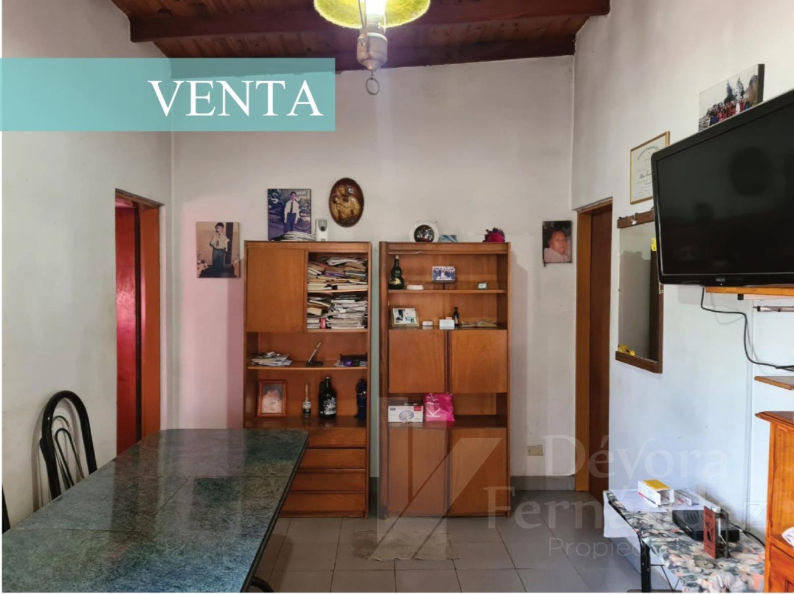 PH EN CASTELAR EN LA CALLE RANCHOS 1454 A METROS DE SARMIENTO DOS CASAS EN UN MISMO LUGAR — foto 3