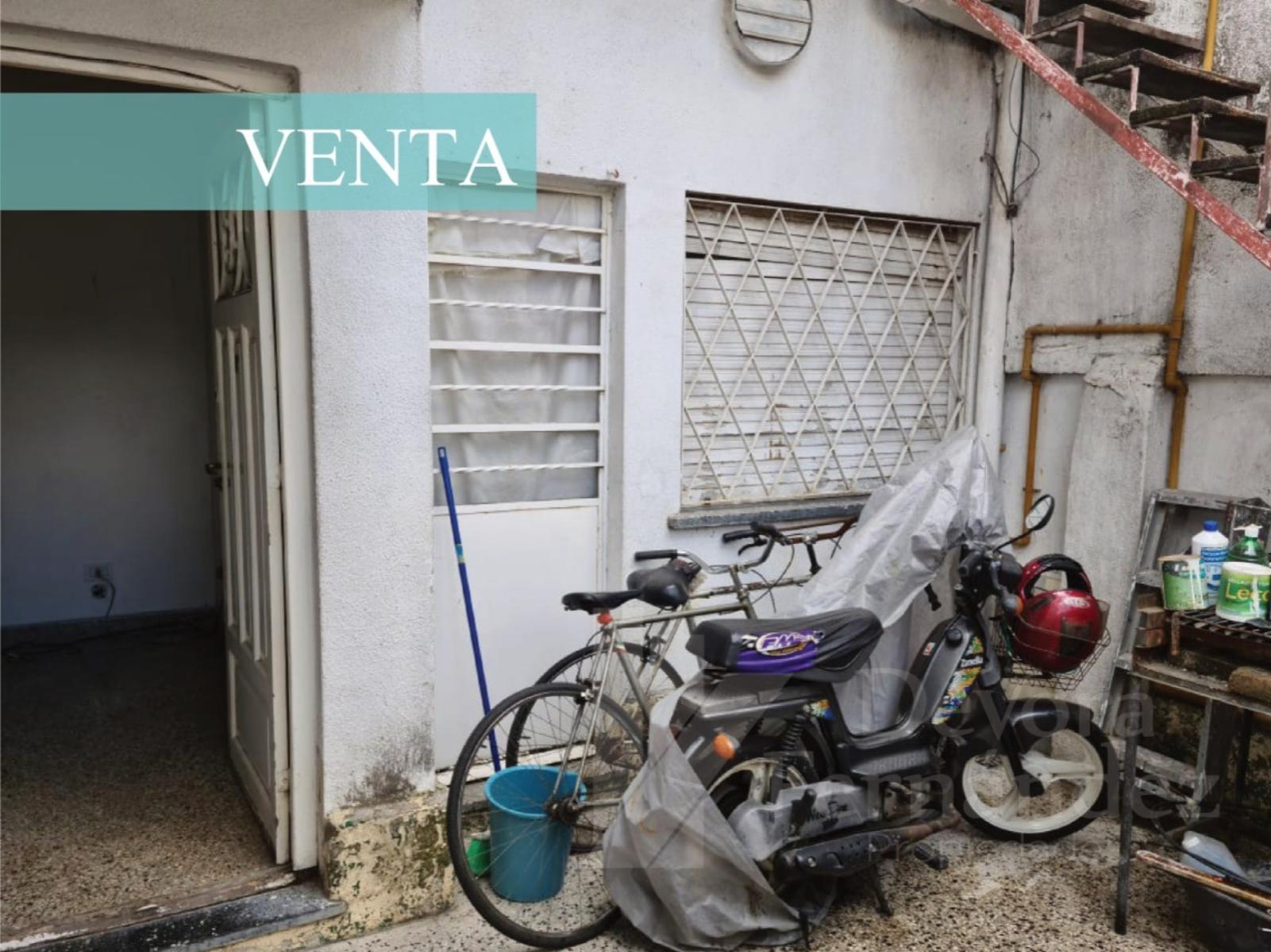 PH EN CASTELAR EN LA CALLE RANCHOS 1454 A METROS DE SARMIENTO DOS CASAS EN UN MISMO LUGAR — foto 5