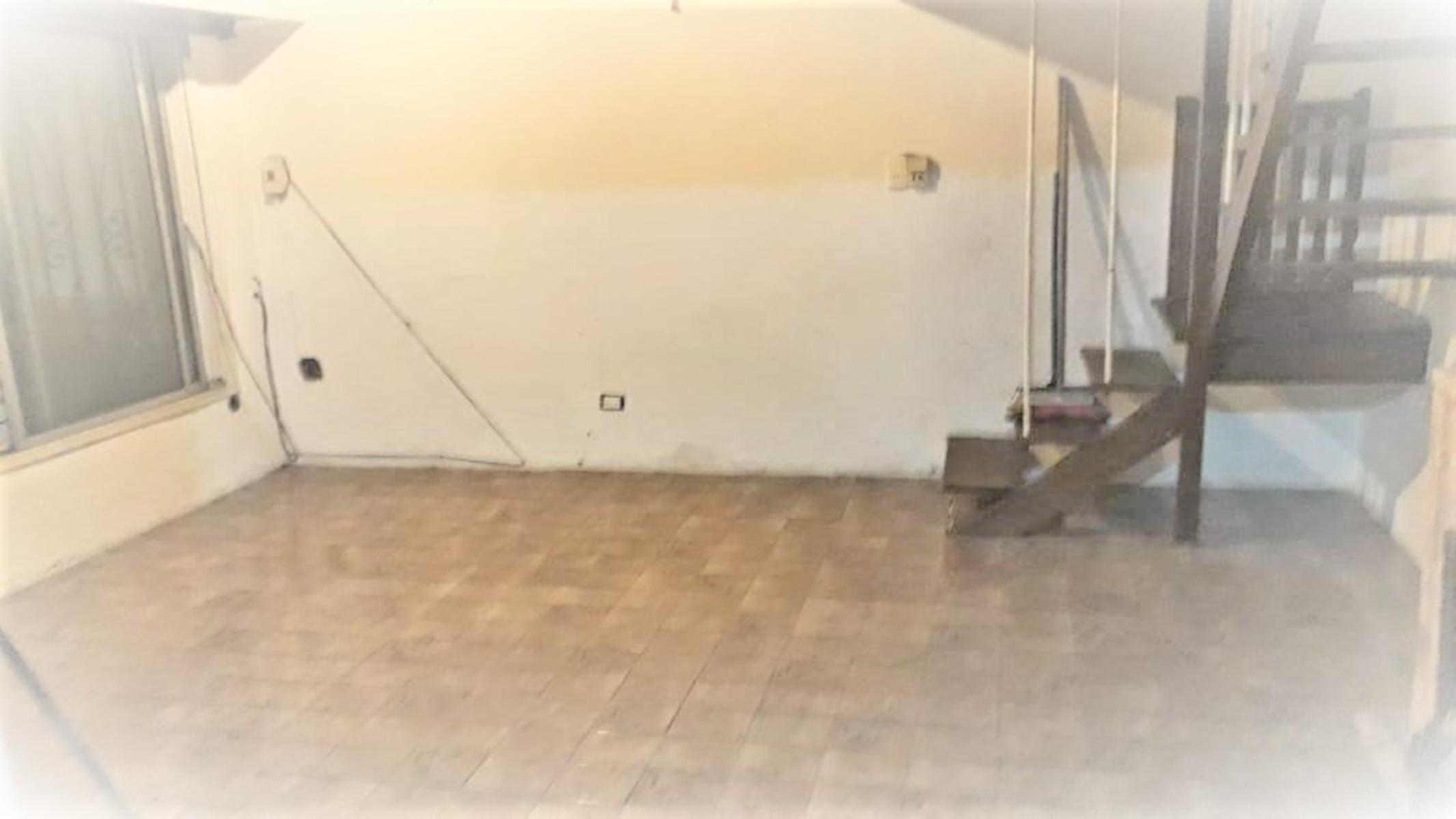 P.H. con excelente ubicación en Haedo Sur, muy confortable, luminoso y enorme terraza. — foto 4