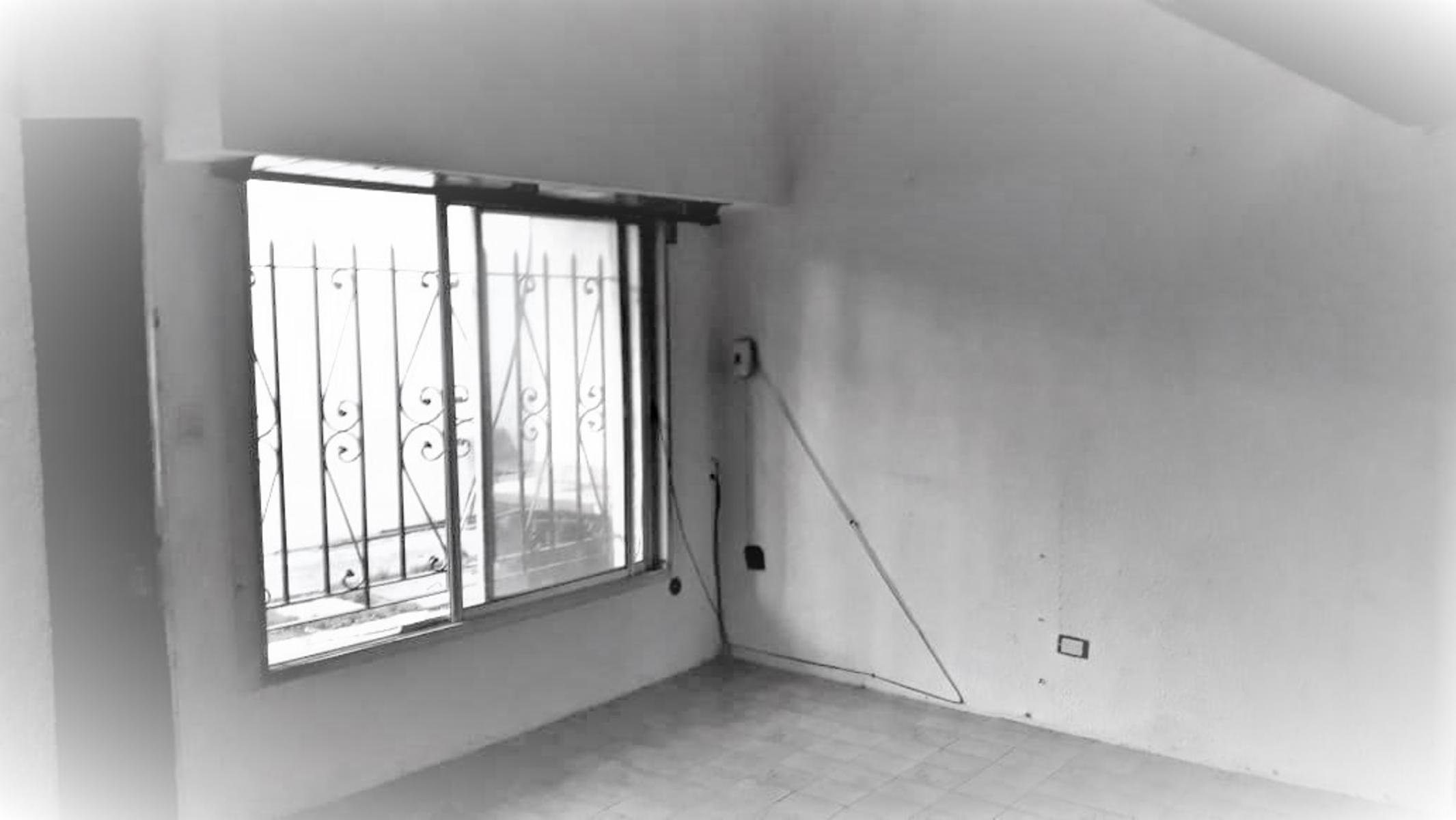 P.H. con excelente ubicación en Haedo Sur, muy confortable, luminoso y enorme terraza. — foto 7