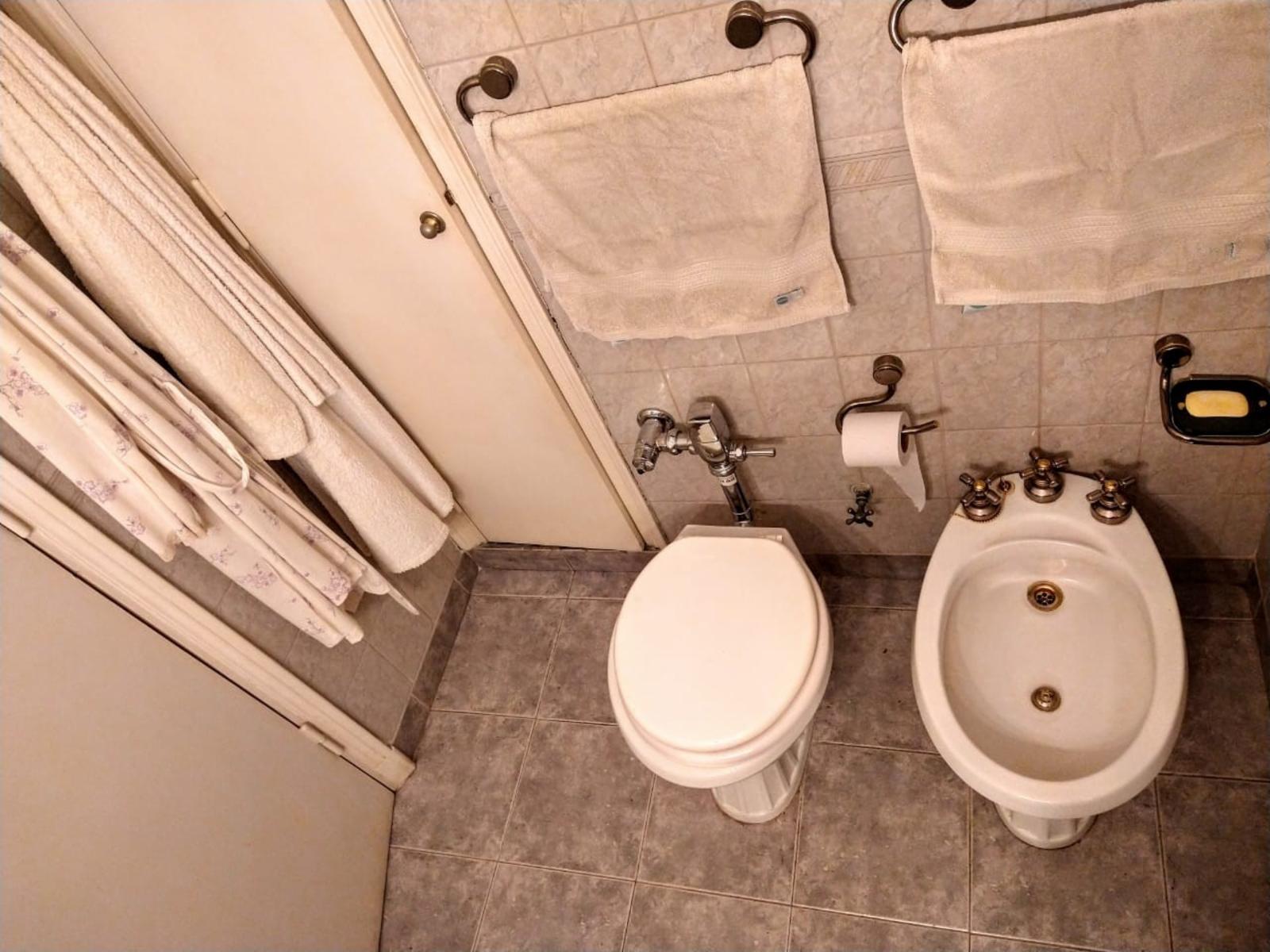IMPONENTE SEMIPISO 4 AMBIENTES — foto 12