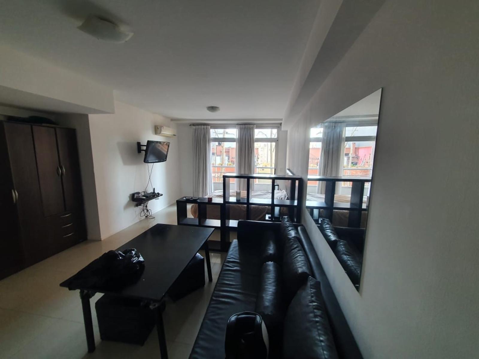 LUJOSO MONOAMBIENTE CON BALCON EN PLENO PALERMO — foto 2