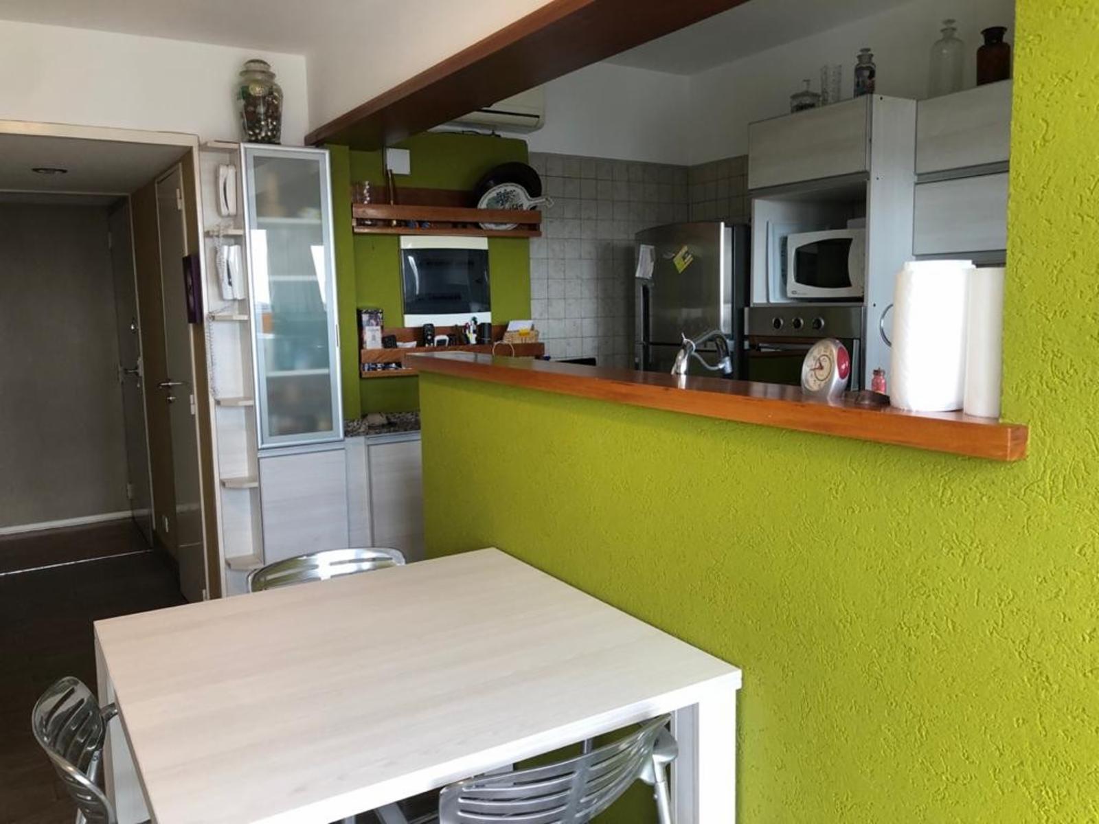 EXCELENTE 4 AMBIENTES EN CORAZON DE RECOLETA — foto 2