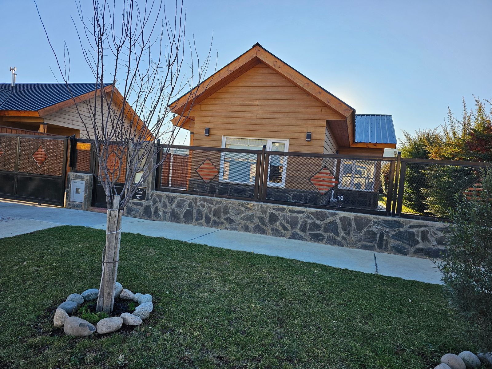 MODERNA CASA EN ESQUEL, CHUBUT - 2