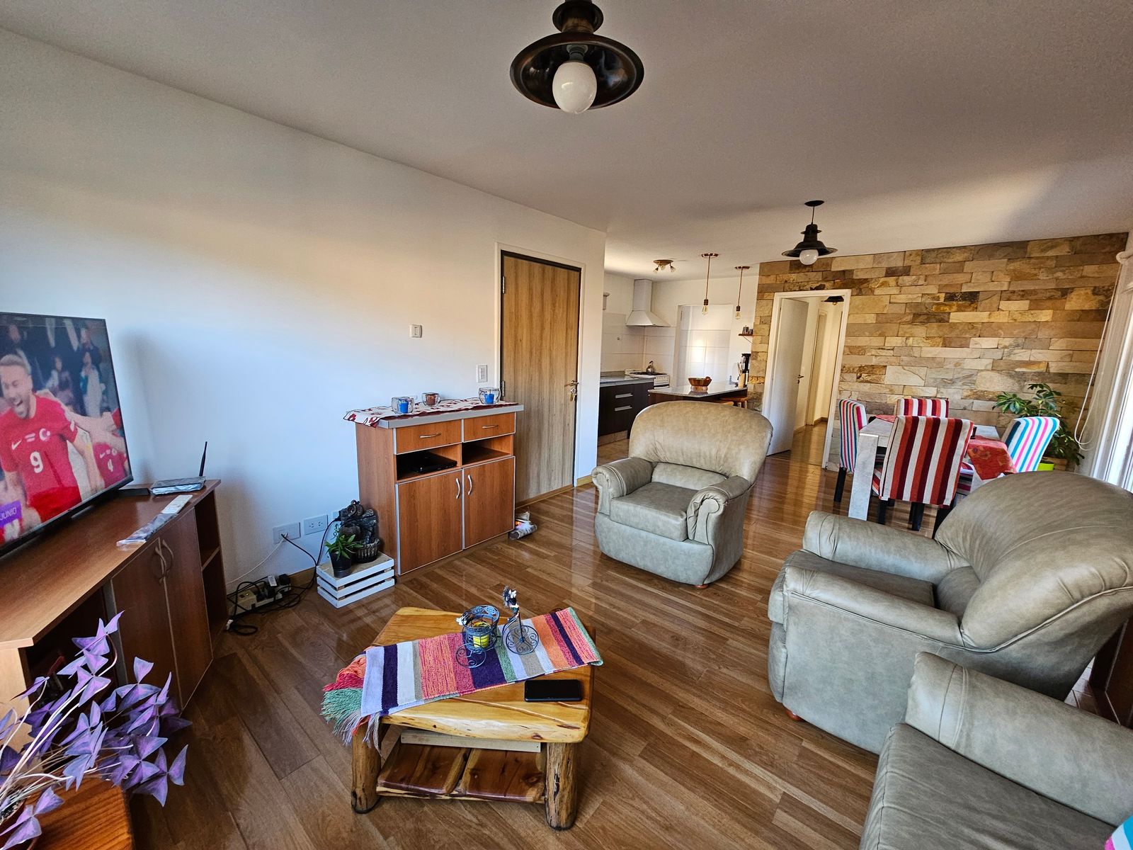 MODERNA CASA EN ESQUEL, CHUBUT - 6