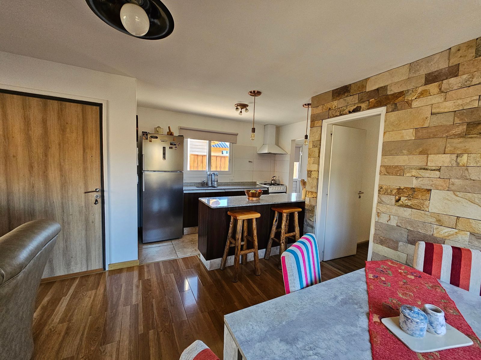 MODERNA CASA EN ESQUEL, CHUBUT - 8