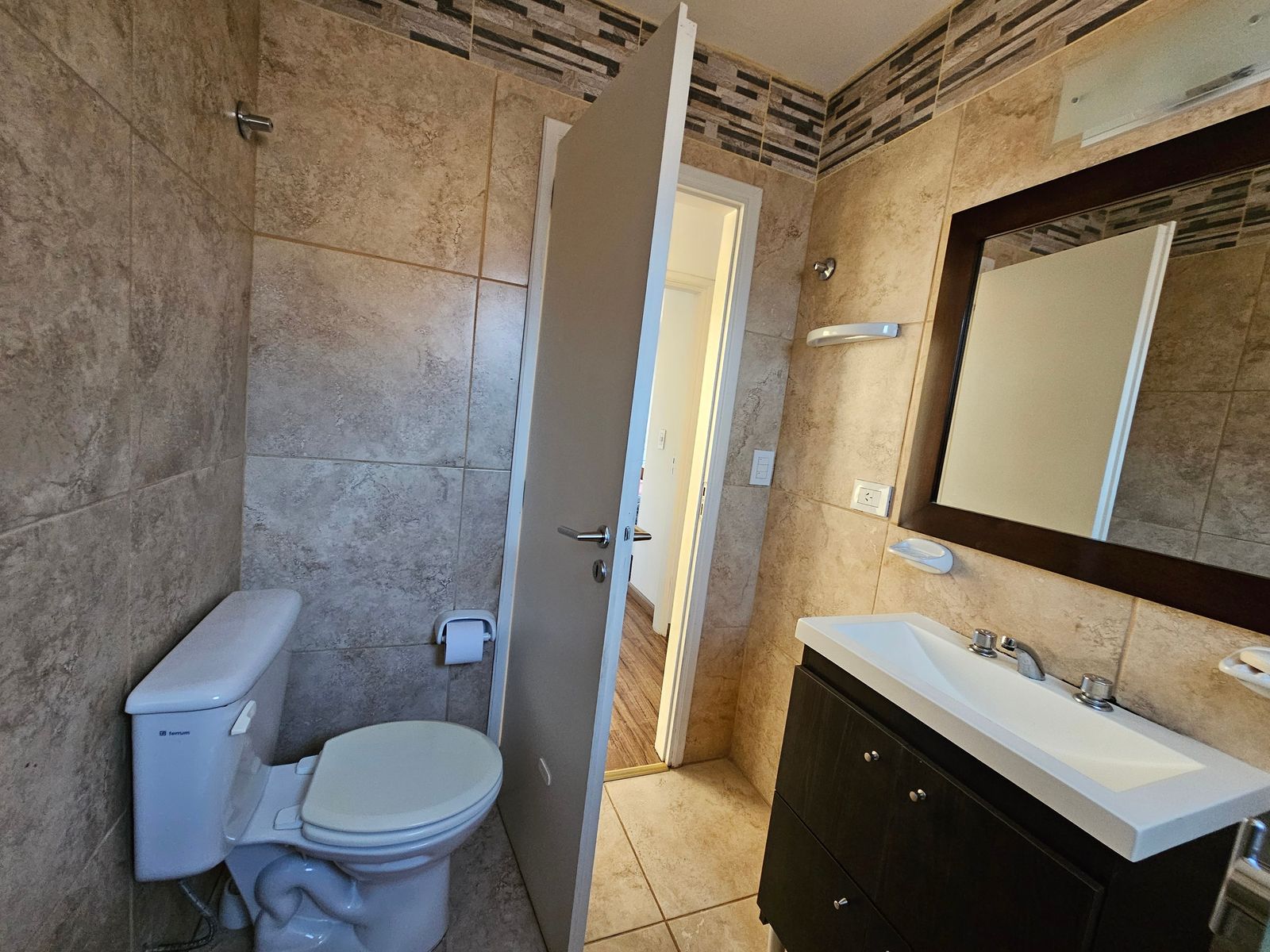 MODERNA CASA EN ESQUEL, CHUBUT - 19