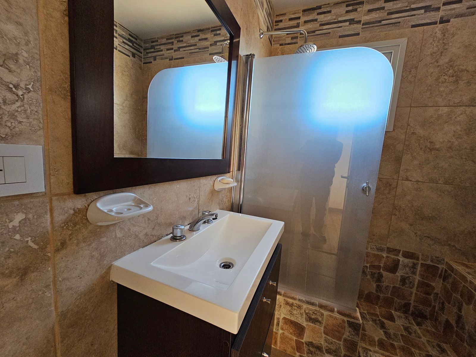 MODERNA CASA EN ESQUEL, CHUBUT - 20