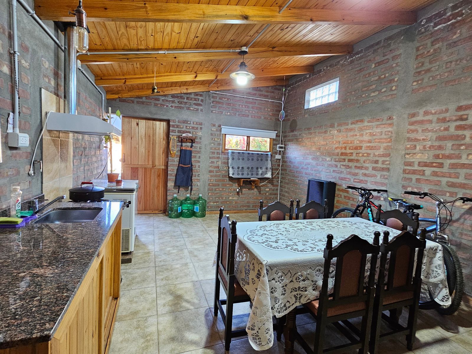 MODERNA CASA EN ESQUEL, CHUBUT - 25