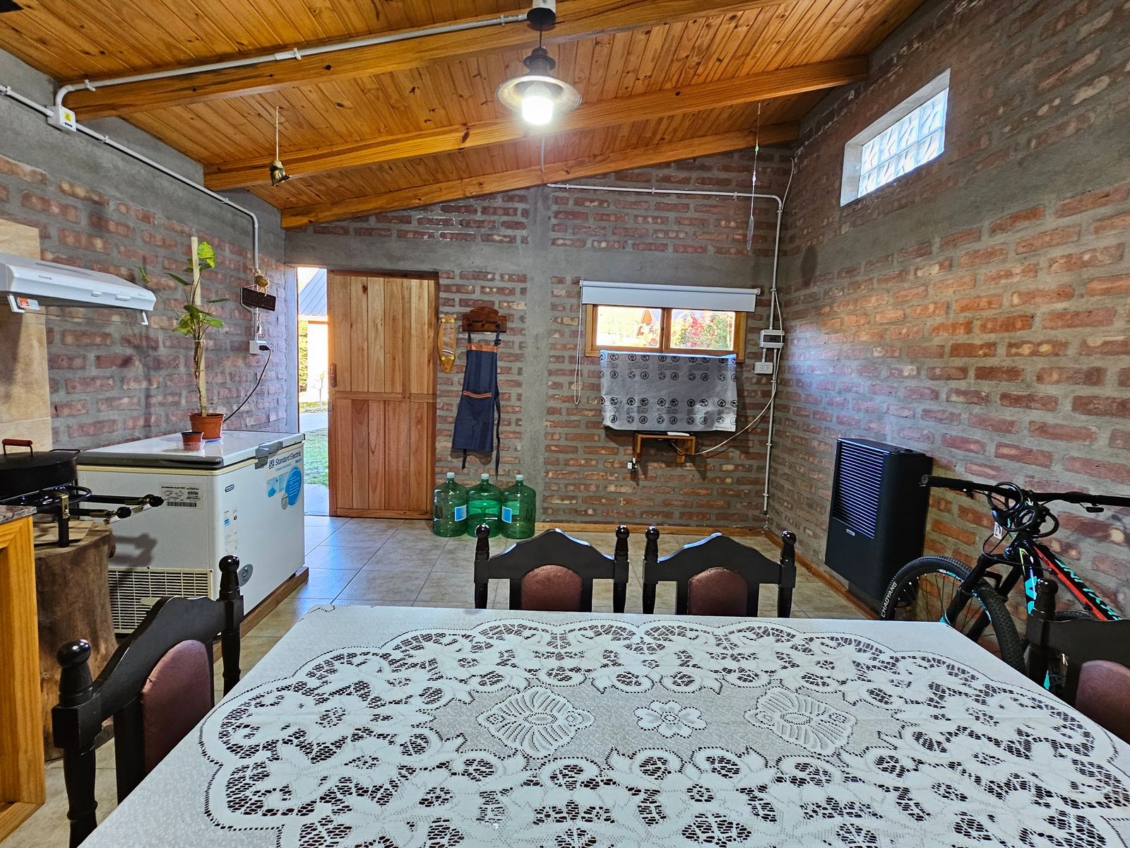 MODERNA CASA EN ESQUEL, CHUBUT - 26