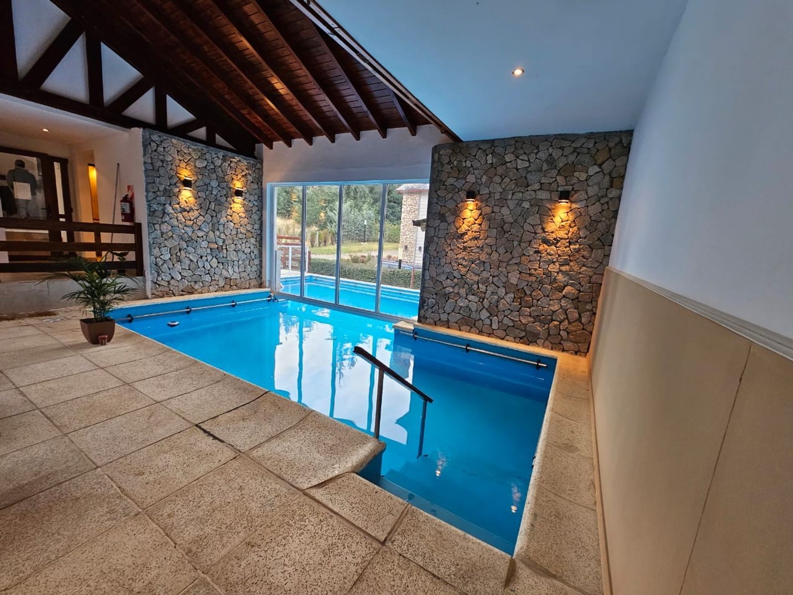IMPORTANTE COMPLEJO TURÍSTICO CON PISCINA - 11
