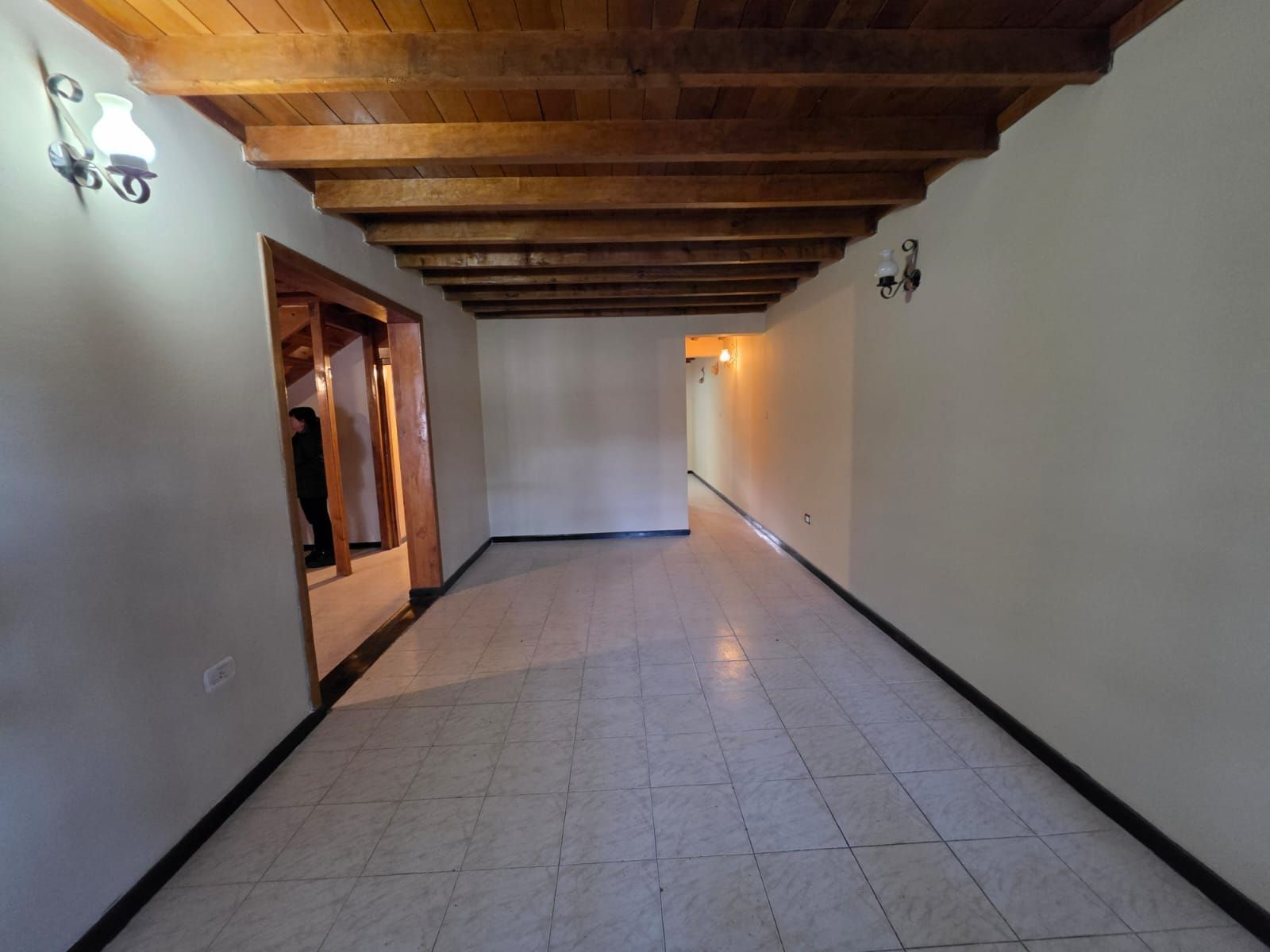 ALQUILER DE DUPLEX DE 4 DORMITORIOS EN EL CENTRO DE ESQUEL, CHUBUT - 2