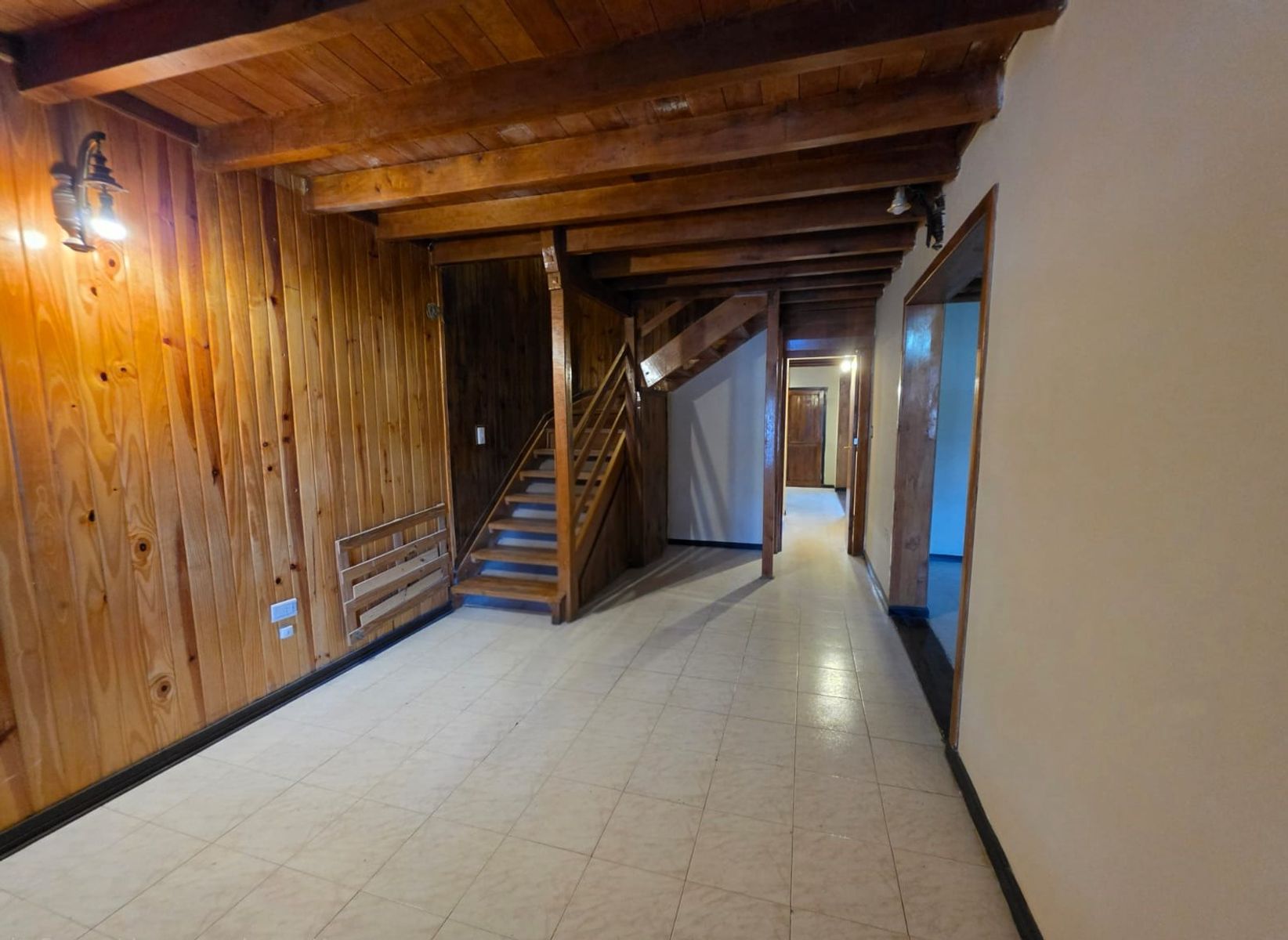 ALQUILER DE DUPLEX DE 4 DORMITORIOS EN EL CENTRO DE ESQUEL, CHUBUT - 3