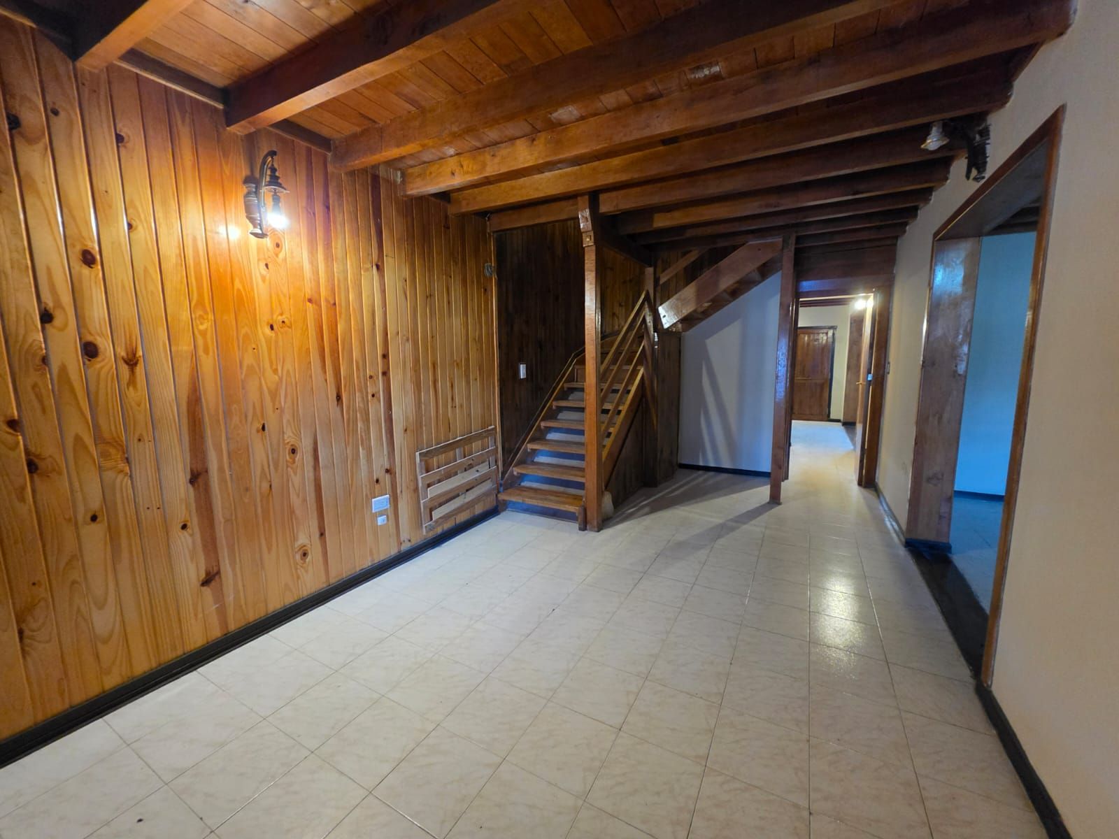 DÚPLEX DE 4 DORMITORIOS EN ZONA CÉNTRICA DE ESQUEL, CHUBUT - 6