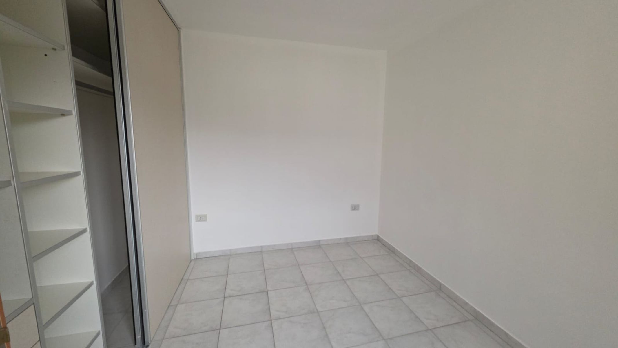 EXCELENTE DEPARTAMENTO SEMINUEVO DE 2 DORMITORIOS CON VISTAS PANORAMICAS — foto 7