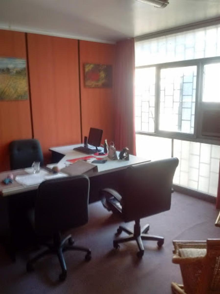 VENDO OFICINA CENTRO - EXCELENTE UBICACIÓN — foto 3