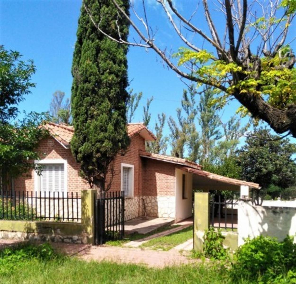 VENDO CASA ANISACATE - CON ESCRITURA - 1100 m2 TERRENO