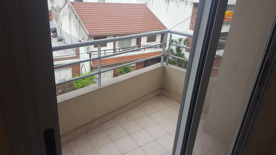Gran depto. tipo loft c/cohera en alquiler en San Justo — foto 11