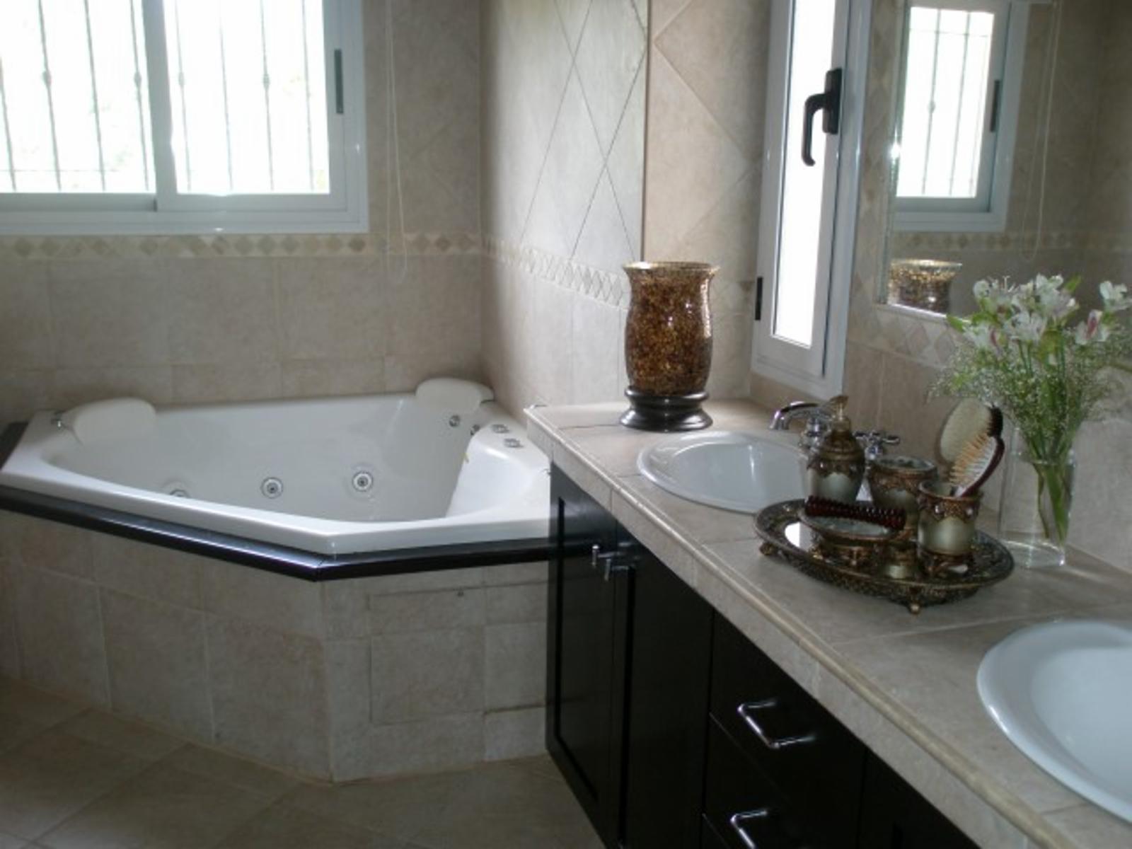 Impecable Casa 5 Amb. En Lo Mejor De Parque Leloir — foto 9