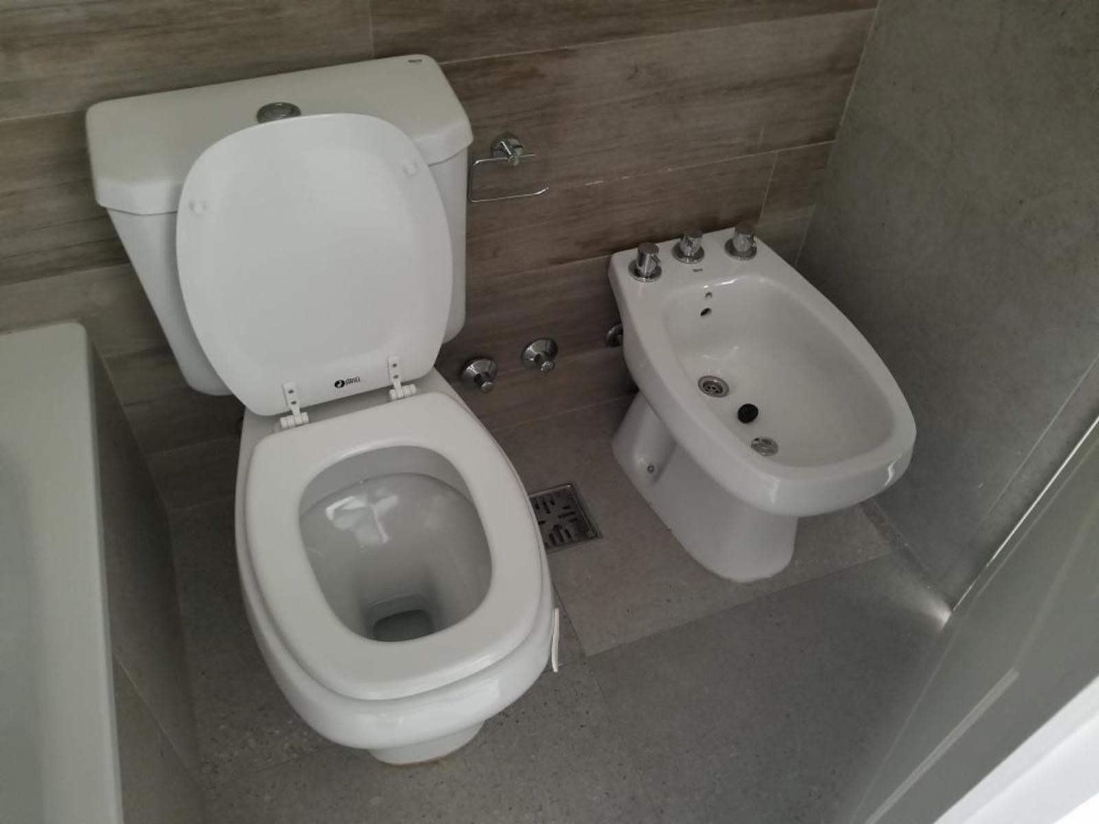 Venta depto. dos ambientes de lujo c/cochera en San Justo Centro — foto 9
