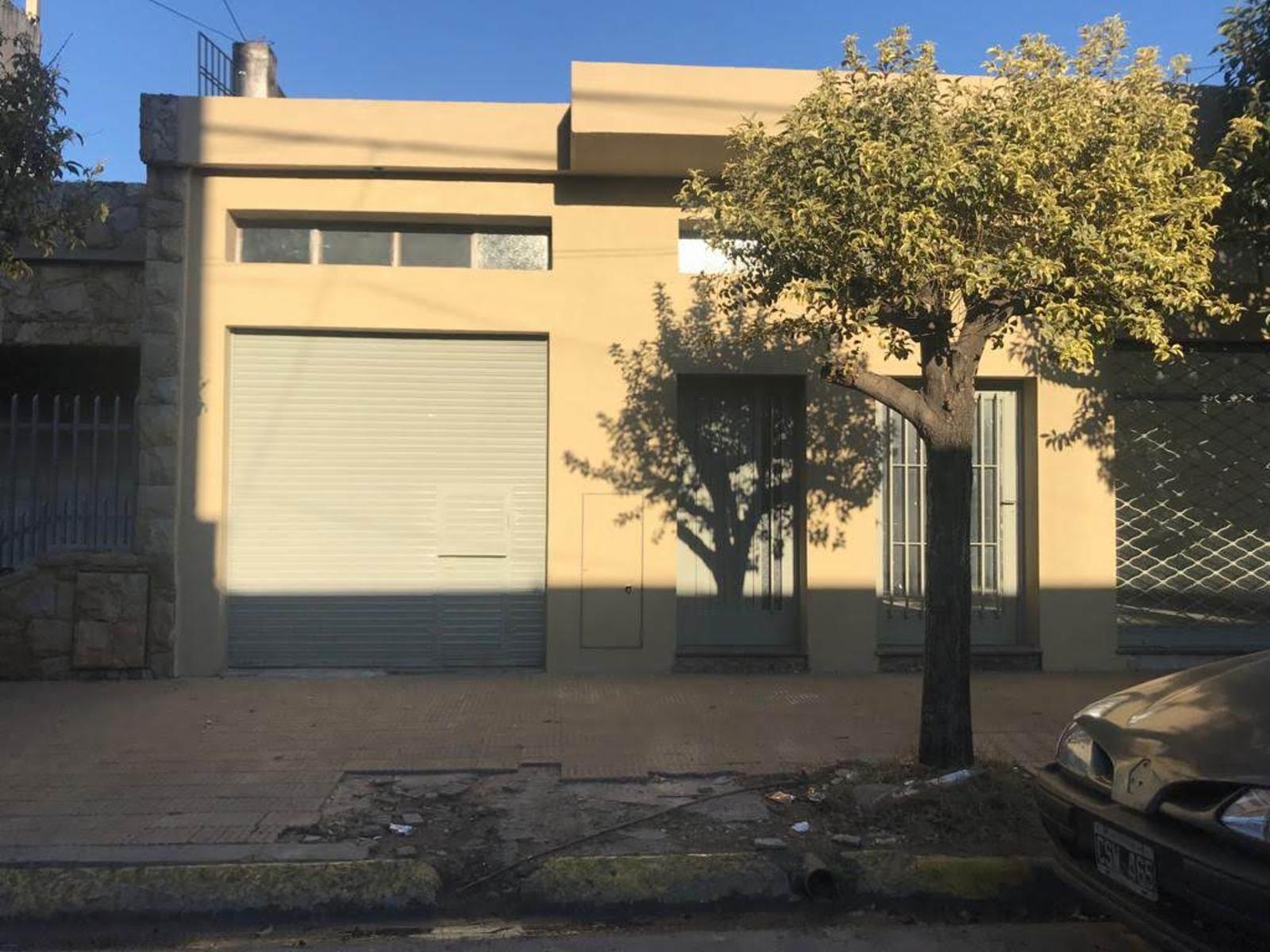 Galpón con dos locales en Alquiler en San Justo - 3