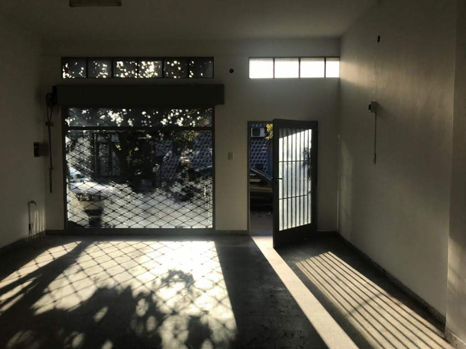 Galpón con dos locales en Alquiler en San Justo - 7