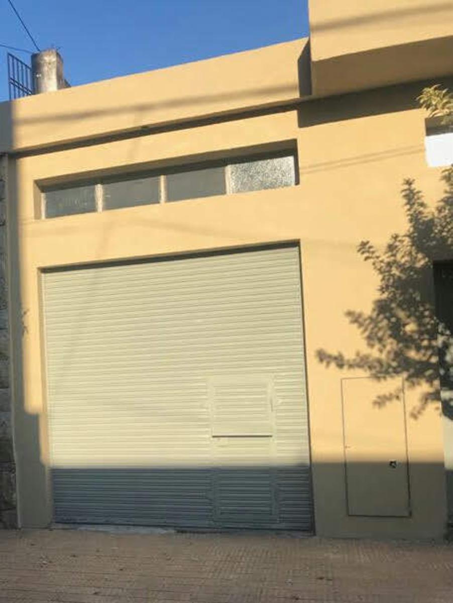 Galpón con dos locales en Alquiler en San Justo - 10