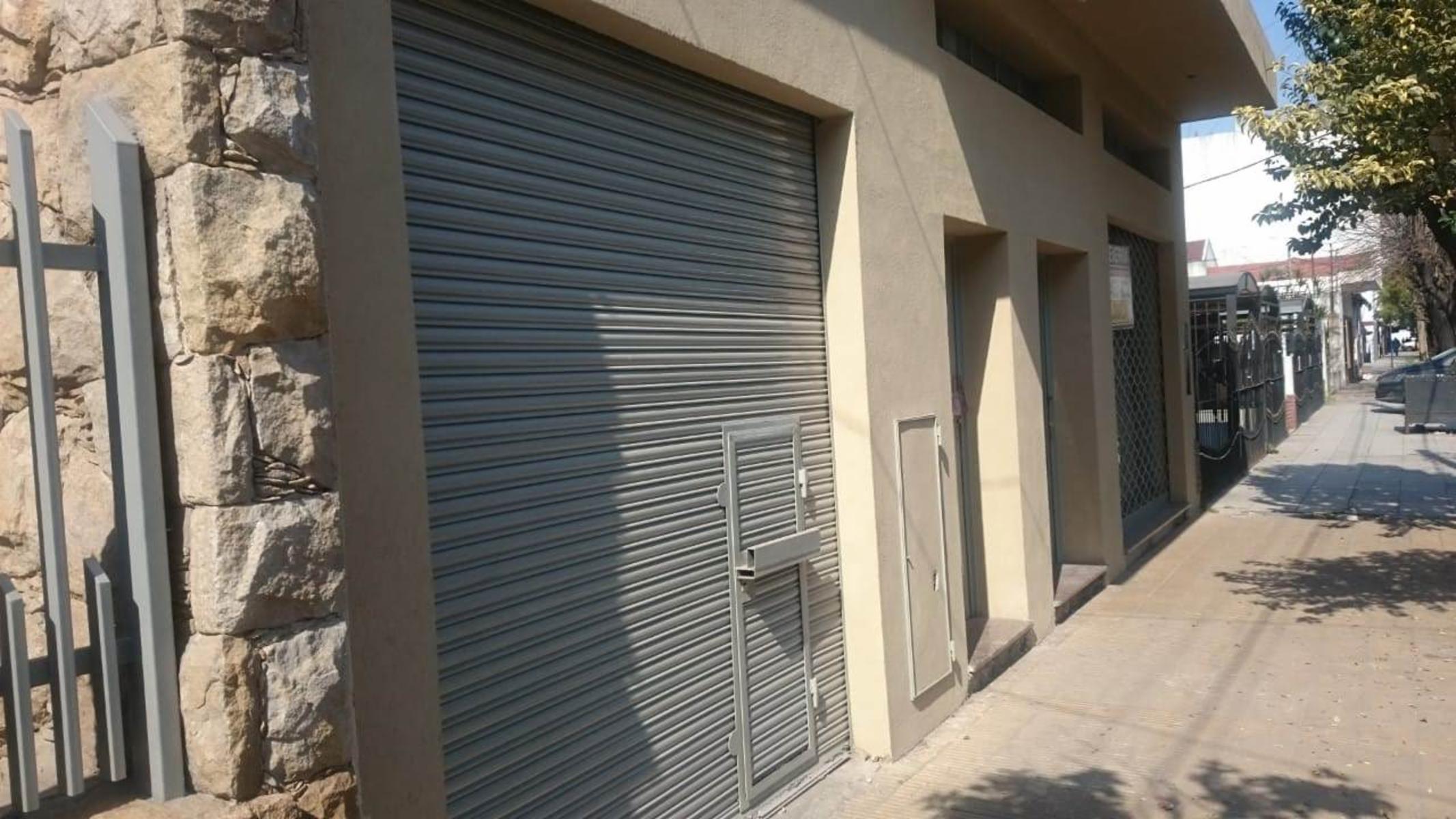 Galpón con dos locales en Alquiler en San Justo - 11