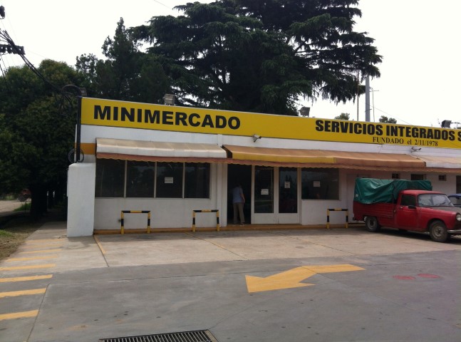 Local en alquiler en estación de servicio de Catán - 5