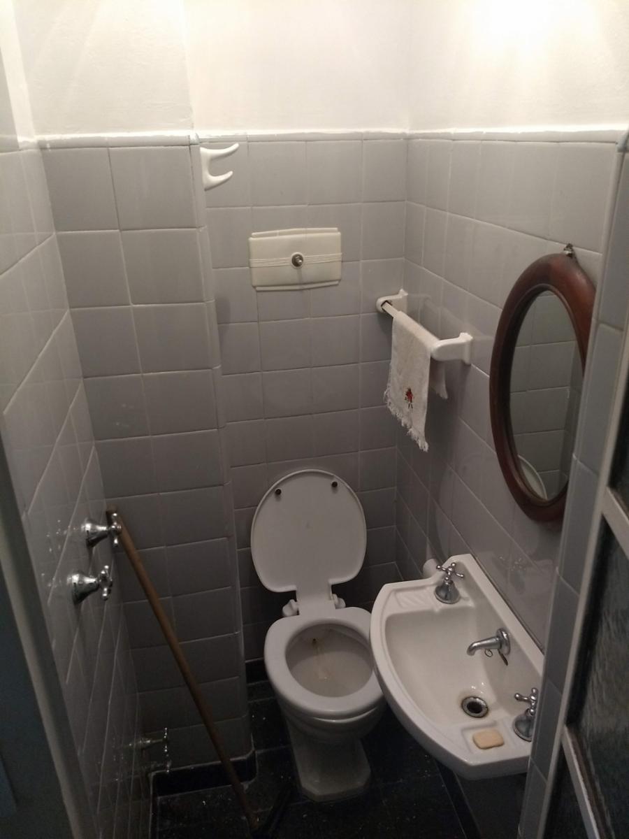 CABALLITO, Amplio Departamento de 4 ambientes c/ Balcon al frente, dep. de servicio y cochera — foto 5