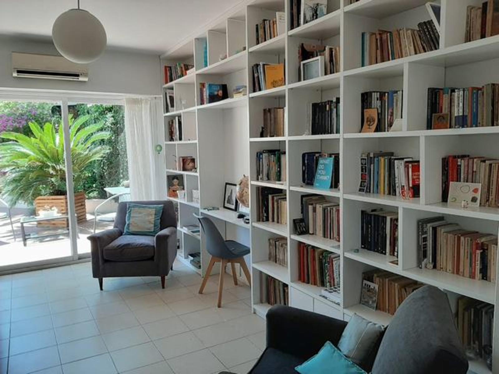 Villa Crespo- Depto. 3 ambientes con gran jardin, como vivir en una casa. Hecho a nuevo.
