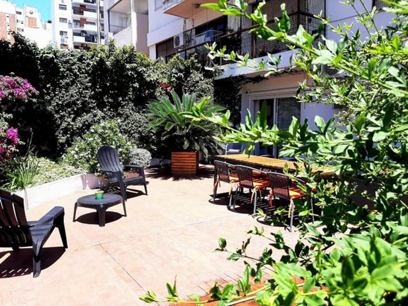 Villa Crespo- Depto. 3 ambientes con gran jardin, como vivir en una casa. Hecho a nuevo. — foto 4