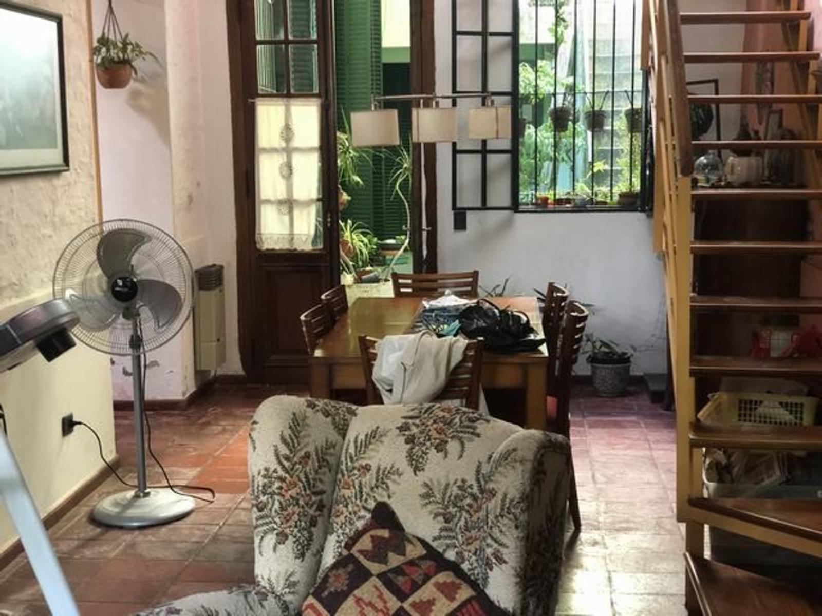 Gran casa de 5 ambientes, con patio y terraza c/parrilla