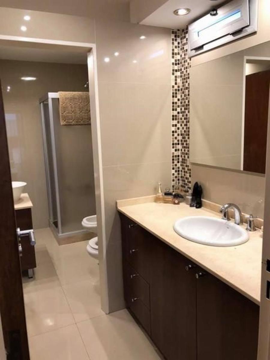 RECOLETA -Moderno y lujoso piso de 5 ambientes, con dependencia, cochera y baulera. Buena zona — foto 6