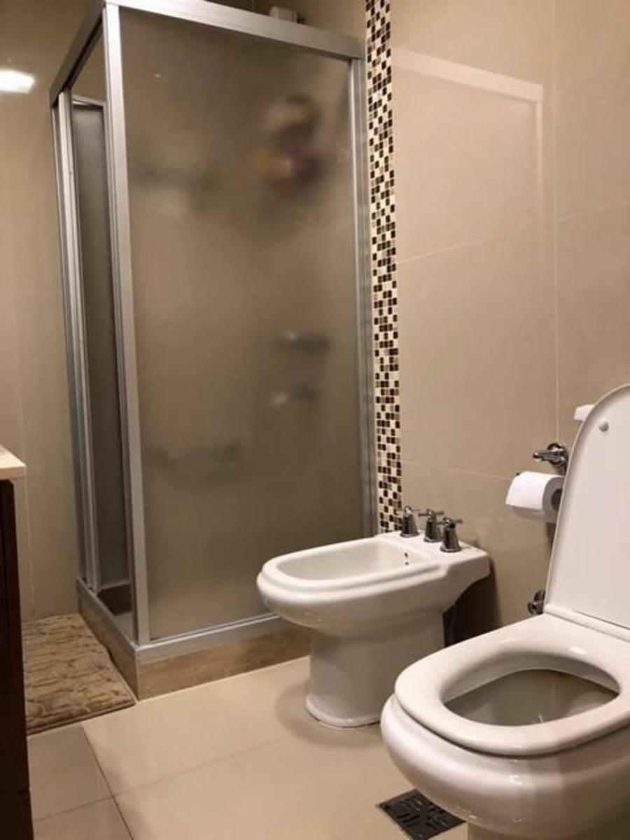 RECOLETA -Moderno y lujoso piso de 5 ambientes, con dependencia, cochera y baulera. Buena zona — foto 7