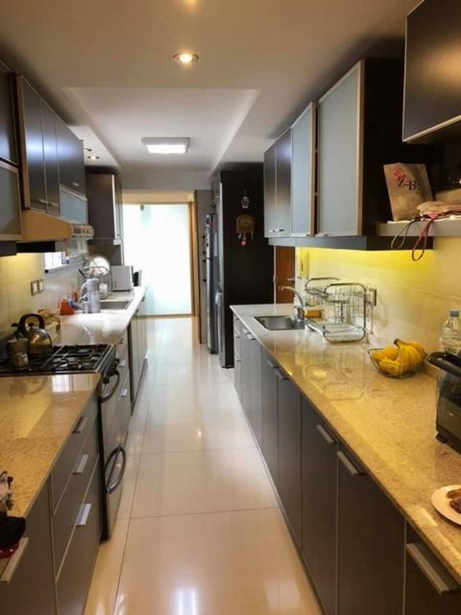 RECOLETA -Moderno y lujoso piso de 5 ambientes, con dependencia, cochera y baulera. Buena zona — foto 9