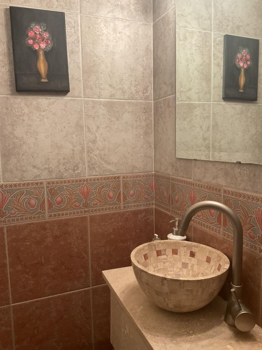 Excelente Duplex de 5 Amb con Jardin, Parrilla y Cochera Doble.Impecable Estado — foto 8
