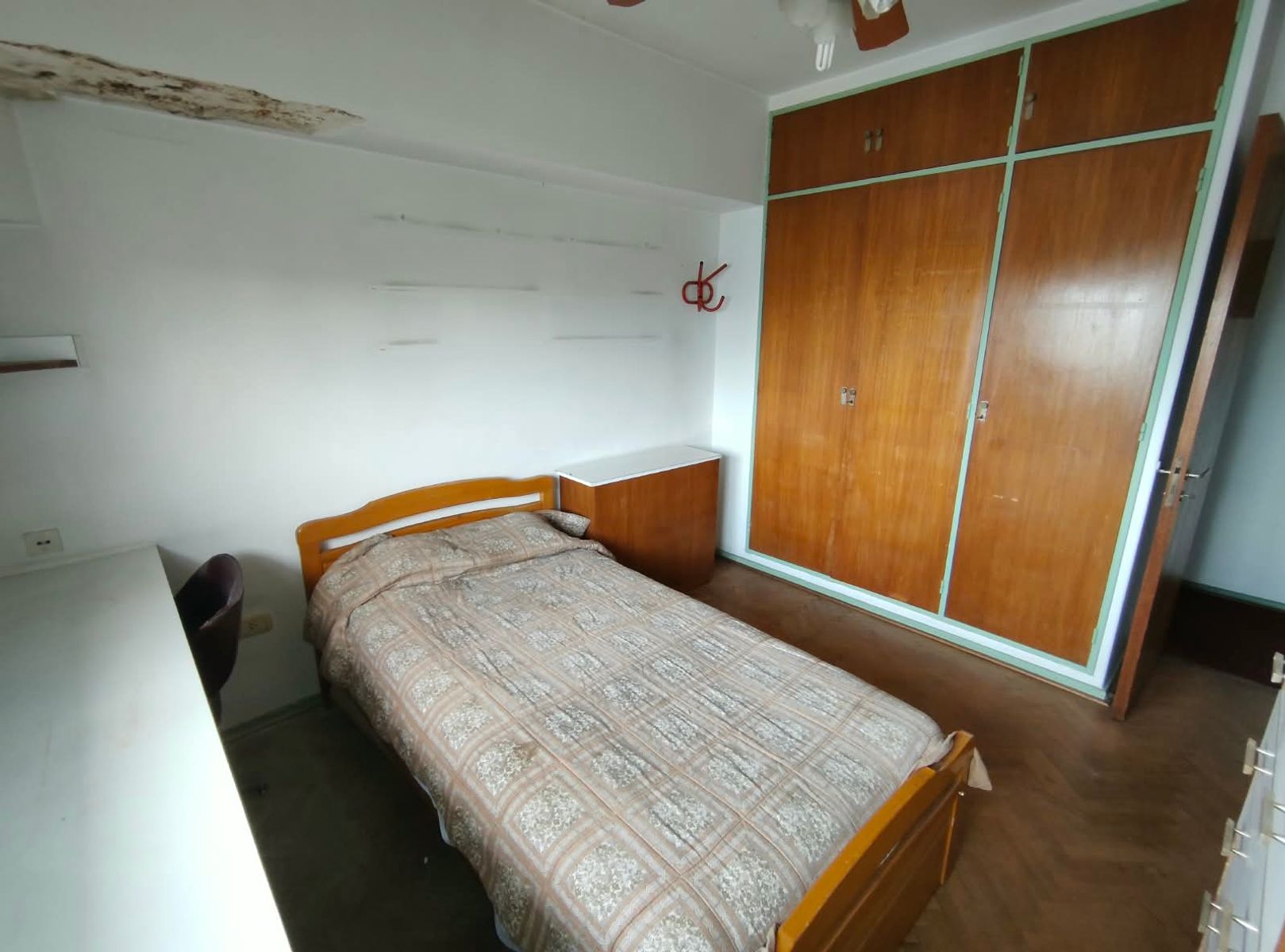 Semipiso de 4 Ambientes con Dependencia y balcon, frente a Plaza Misericordia. BAULERA — foto 8